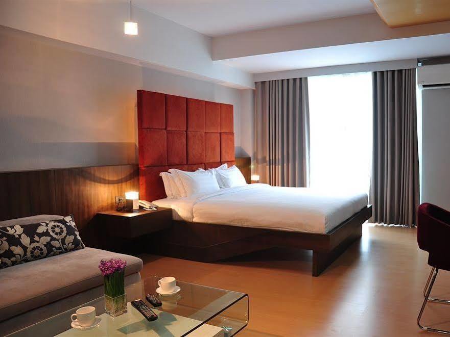 Palms @ Sukhumvit Executive Suite Bangkok Exterior foto