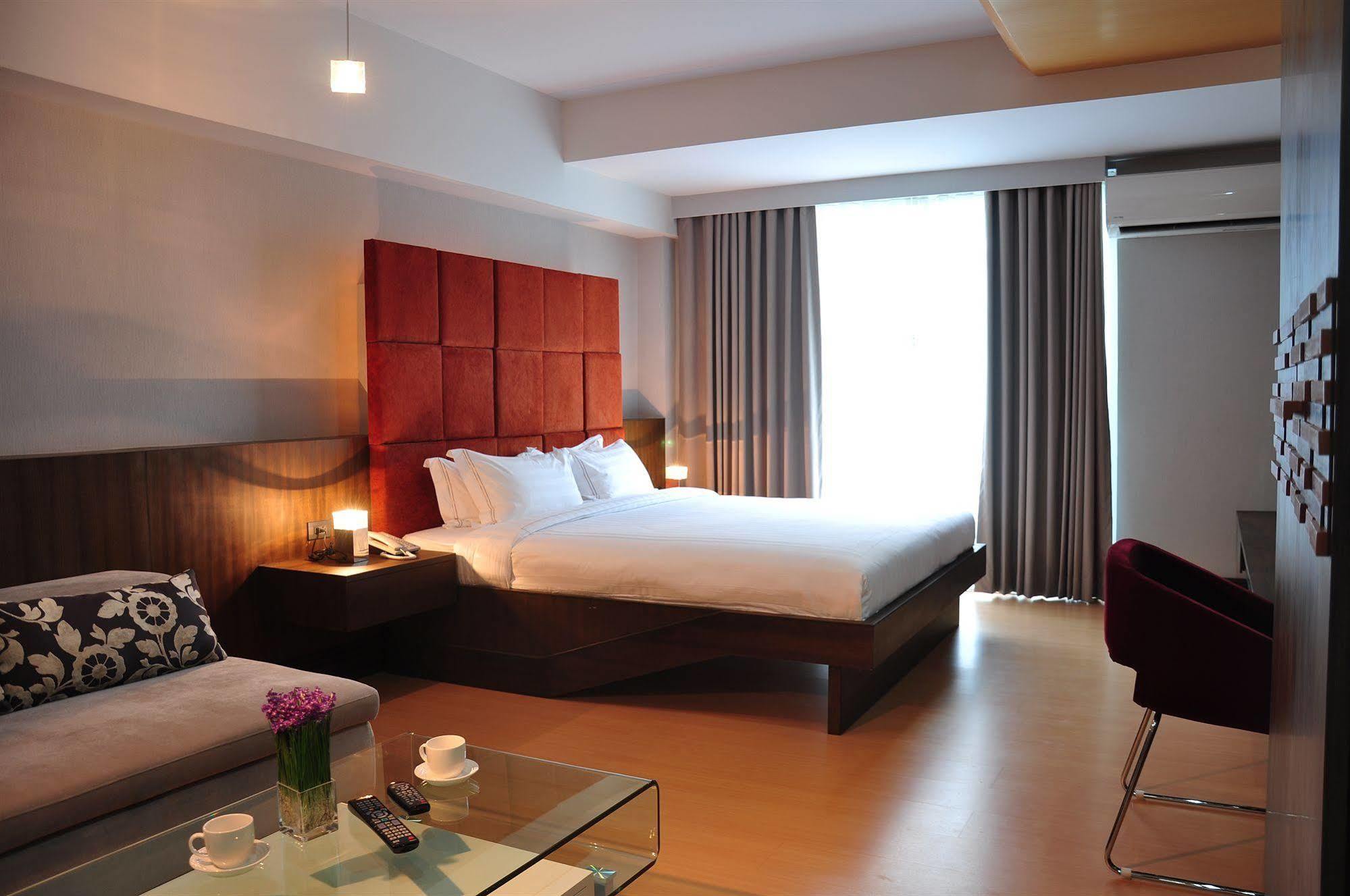 Palms @ Sukhumvit Executive Suite Bangkok Exterior foto